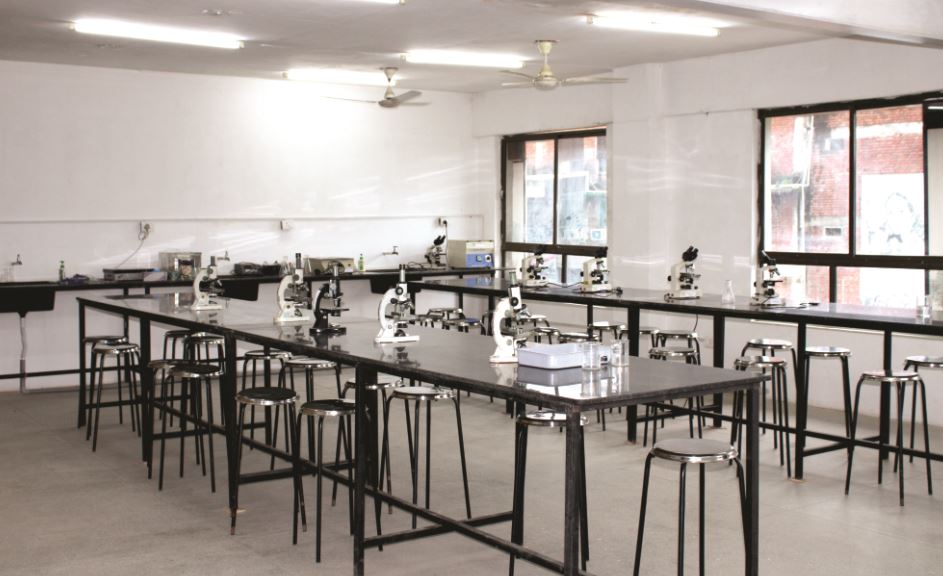 Rai School of Management Studies Ahmedabad Laboratory photo 9